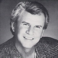 Book Bobby Rydell