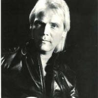 Book Brian Hyland