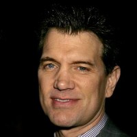 Book Chris Isaak