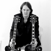 Book Joe Bonamassa