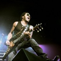 Book Lenny Kravitz