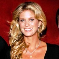 Book Rachel Hunter