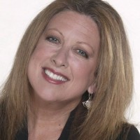 Book Elayne Boosler